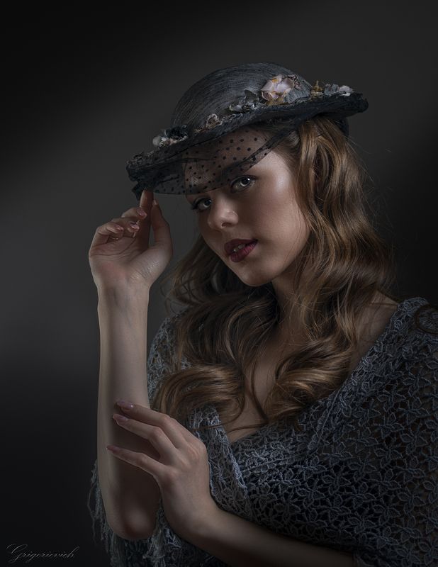 девушка. портрет. красота. глаза. шляпа Светланаphoto preview