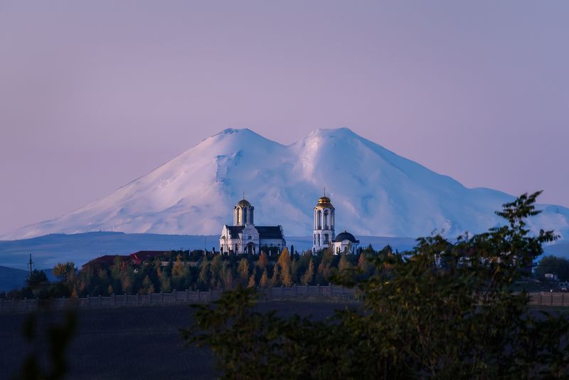 кавказ, горы, осень,  кмв, эльбрус, монастырь, monastery, храм, кавказские минеральные воды, ессентуки, синий час Предрассветныйphoto preview