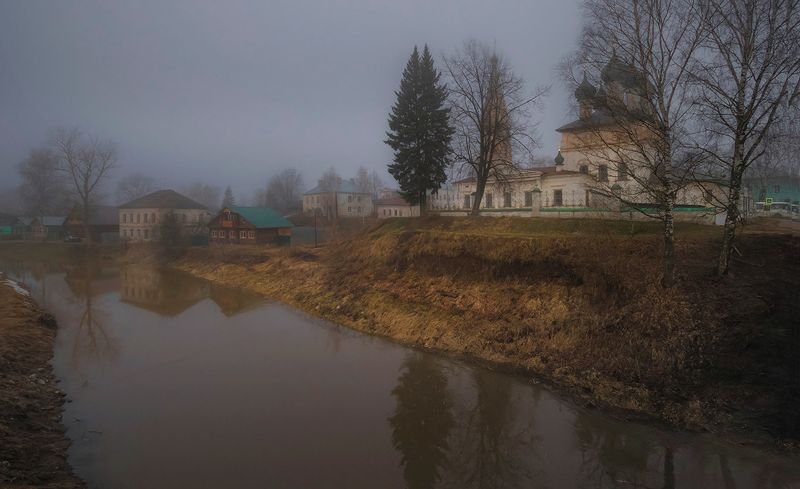 нерехта, город, костромская область,церковь, река, архитектура, берег Хмурое утроphoto preview