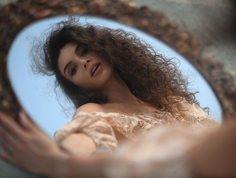 Зеркало, красота, отражение, женский портрет, портрет  photo preview