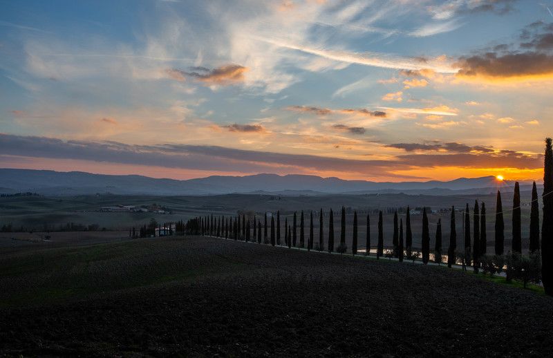 И солнце встаетphoto preview