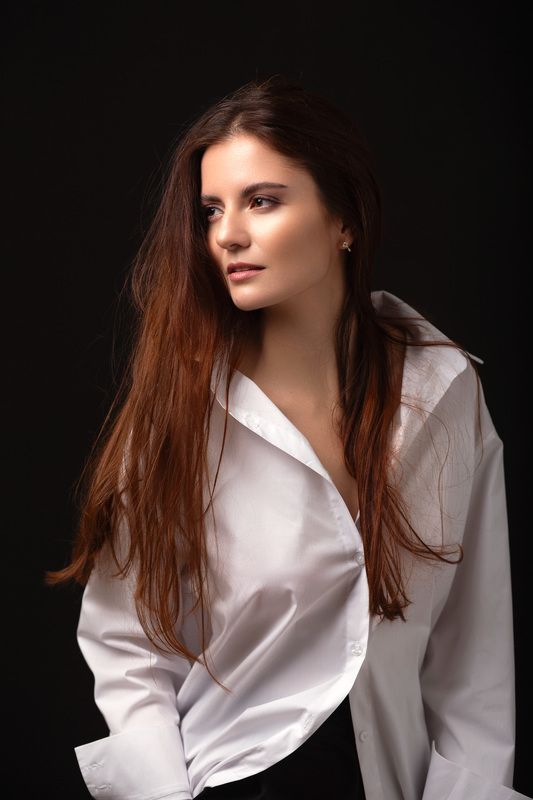 портрет, женский портрет, девушка, девушка в белой рубашке, 85мм Екатеринаphoto preview