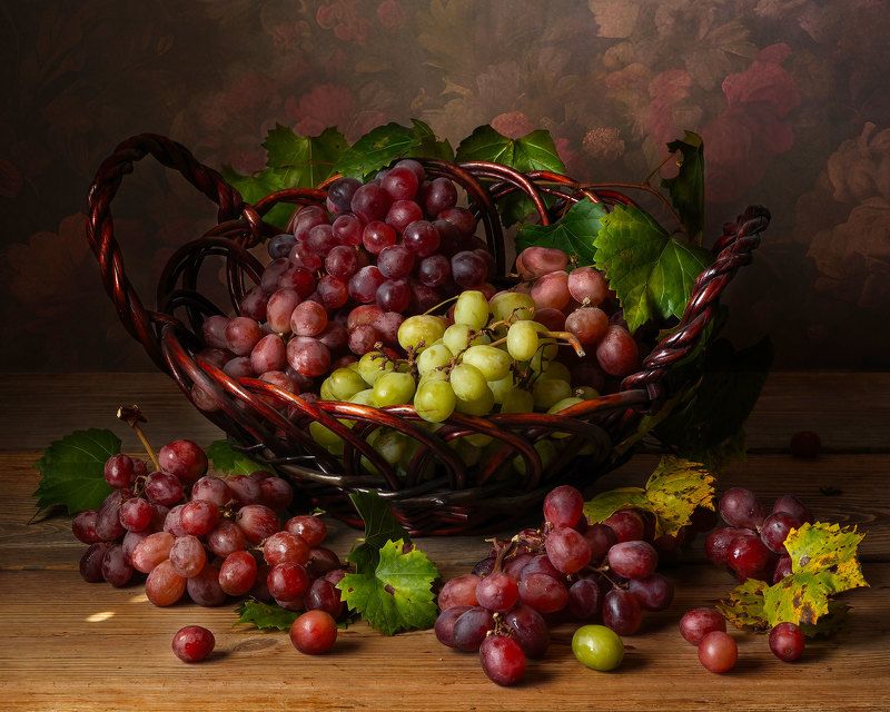 Basket of Grapesphoto preview