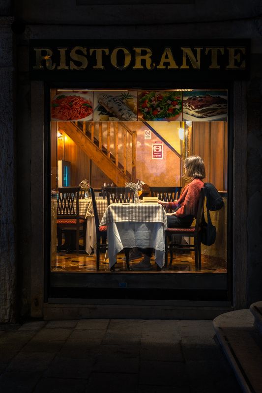 @venezia, @italy, #venezia, #streetphotography Il ristorante di Venezia....photo preview
