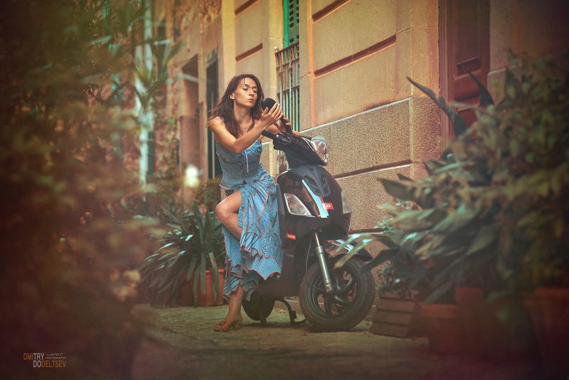 портрет, девушка, мопед, скутер, мотоцикл, улица, цветы \