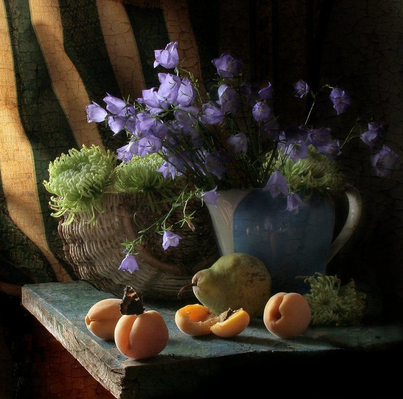 Абрикосы, Бабочка, Груша, Кувшин, Натюрморт, Фотонатюрморт, Цветы photo preview