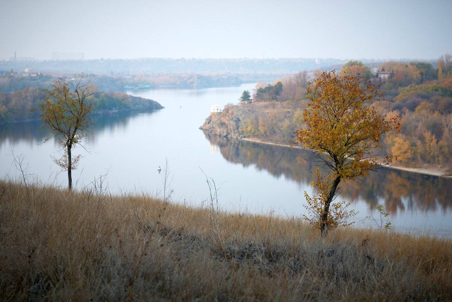осень,Днепр,река,Хортица,берег,вода,отражение,пейзаж,октябрь, Сергей Богачёв