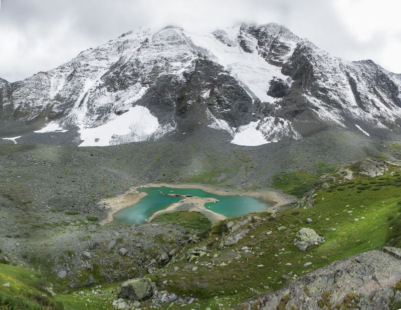 Алтай, горы, горное озеро, пейзаж Горное озероphoto preview