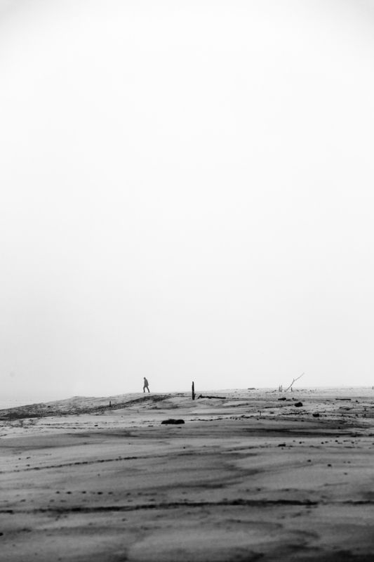 монохром, пейзаж, человек, минимализм, море, берег, балтика, чб, черно-белое, черно-белая фотография, одиночество, пейзаж, black and white, b&w, people, seascape, landscape, people, minimalism, monochrome, Curonian spit, kaliningrad, Куршская коса,, Калин ***photo preview