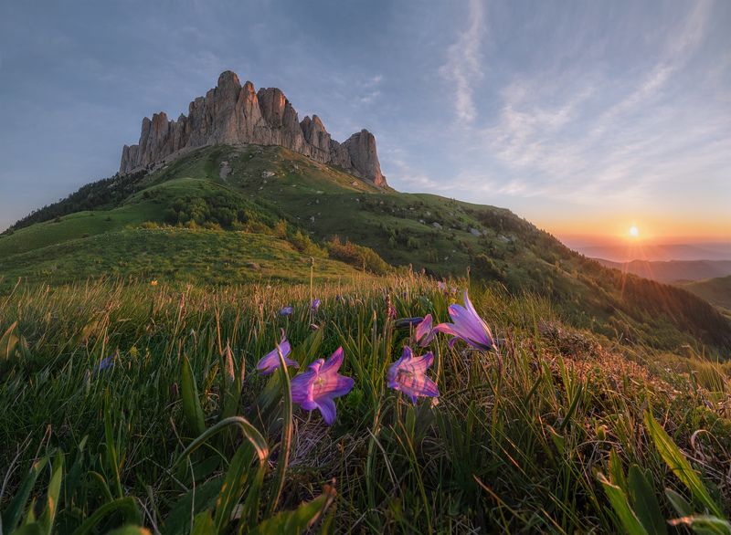западный кавказ, природный парк большой тхач, рассвет, лето Летний рассвет у Большого Тхачаphoto preview