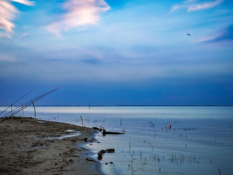 Голубой час над водохранилищемphoto preview