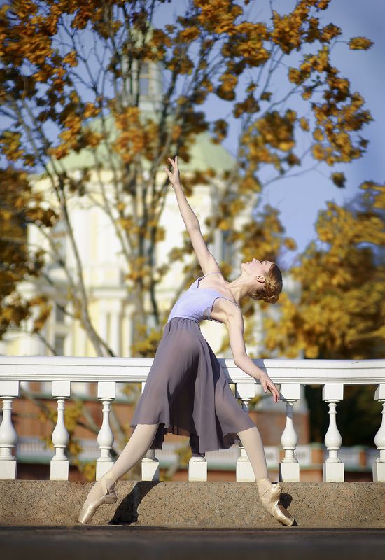 девушка,  красивая, балет, балерина, гибкость, осень, портрет, свет, цвет, фотография Балетные этюды. Настяphoto preview