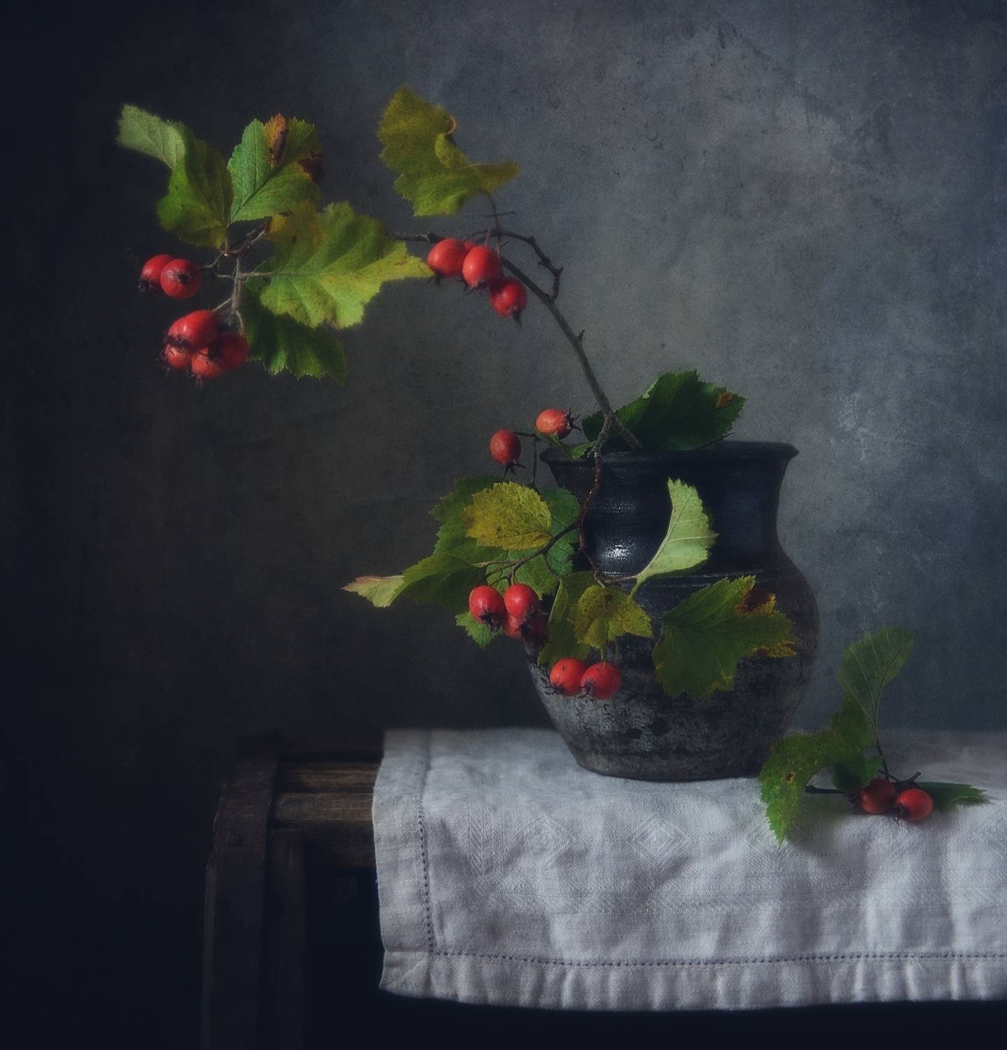 с боярышником.... Автор: Наталия К натюрморт,боярышник,кувшин, Наталия К