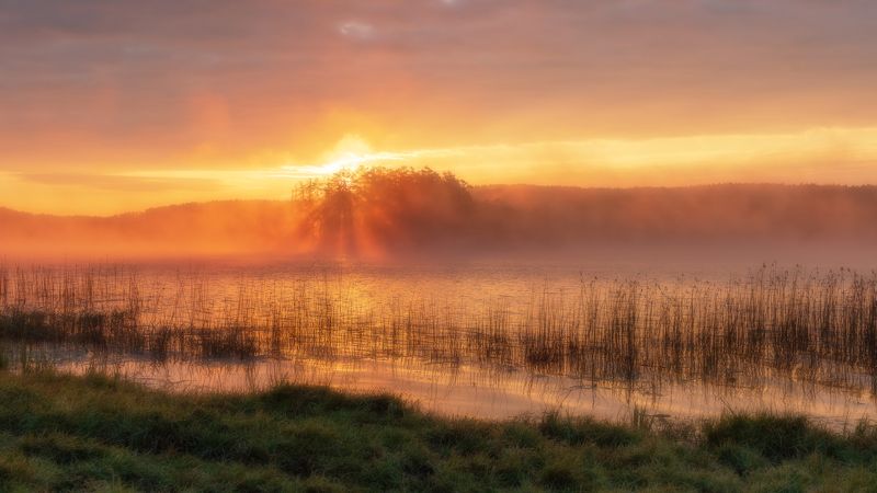 Туманное утро на озере Калканphoto preview