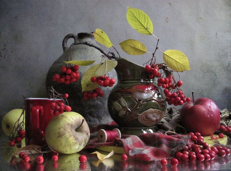 ветки, листья, рябина, осень Кувшин с птичкойphoto preview