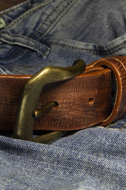 Лтуная пряжка с патиной на кожном ремнеphoto preview
