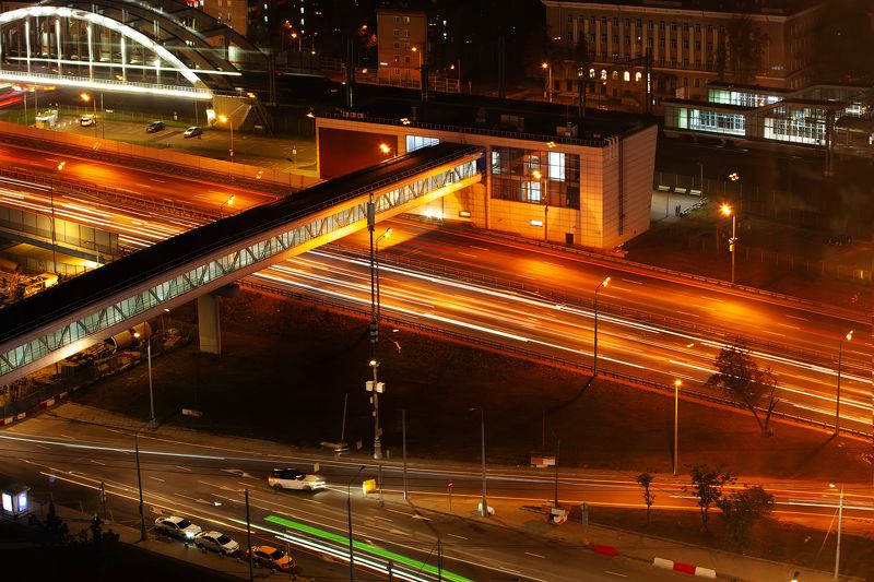 город, ночь, дорога, шоссе, огни, иллюминация, транспорт, следы фар, линии, геометрия * * *photo preview