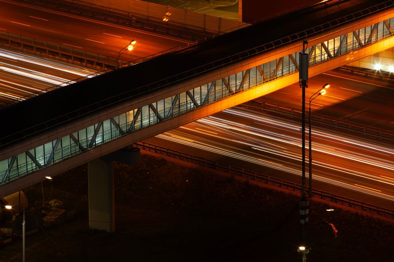 город, ночь, дорога, шоссе, огни, иллюминация, транспорт, следы фар, линии, геометрия * * *photo preview