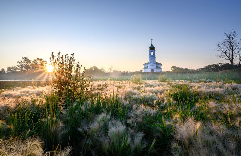 церковь, пейзаж, облака, монастырь, природа, россия, религия, собор, архитектура, деревня Рассветphoto preview