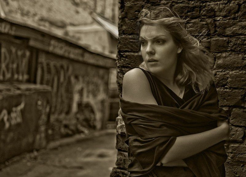 девушка,настроение Холодно,ветренно,одинок...photo preview