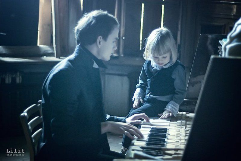 Story about Angels, Vampire & Childphoto preview