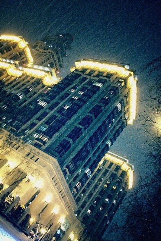 здание, атриум, город, дождь, снег Дождь в большом городеphoto preview