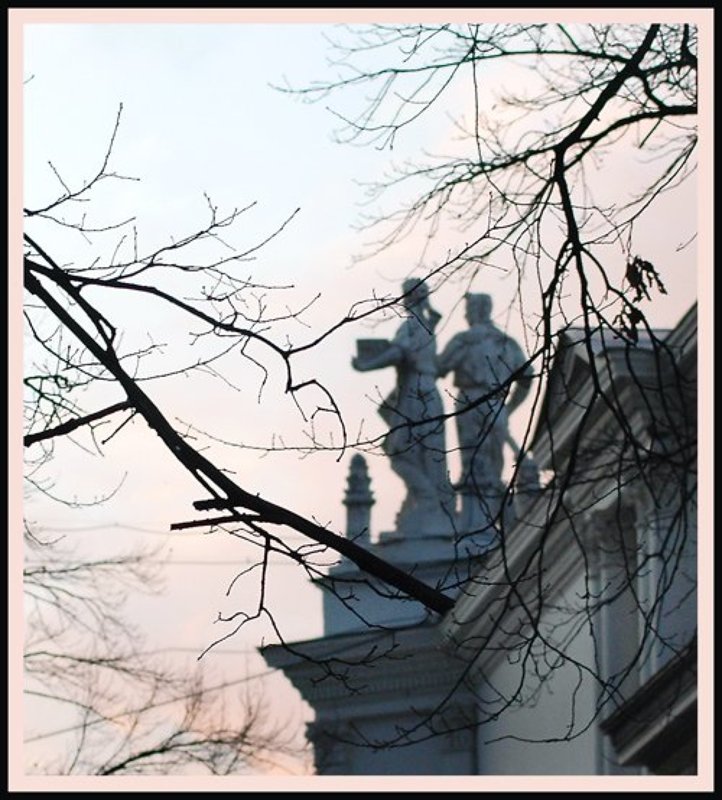 Двоеphoto preview