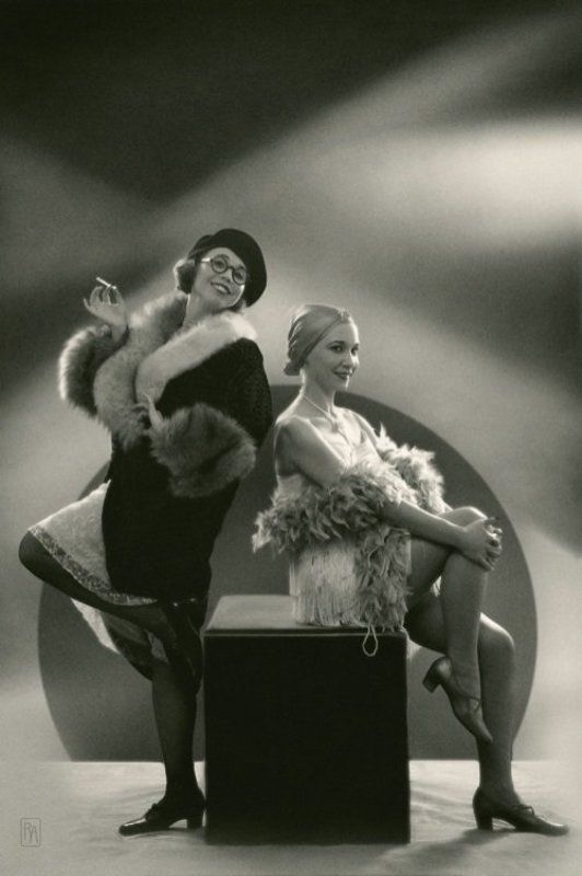 Flapper Girlsphoto preview