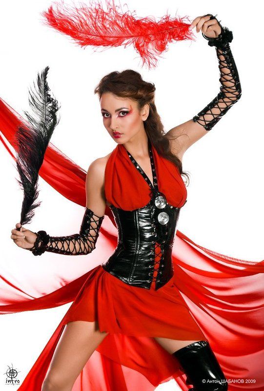 ткань, крсное, черное, кожа, корея, мария, перо, перья, гламур Красное и черноеphoto preview