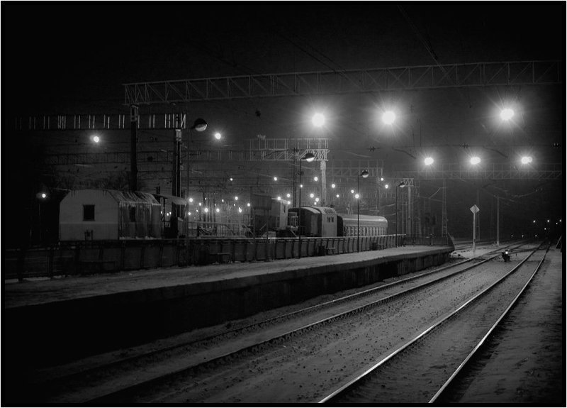 Ночной полустанокphoto preview