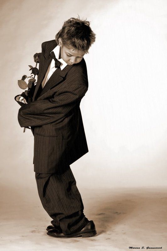 Маленький мужчинаphoto preview