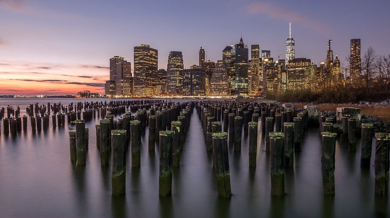 Нью-Йорк, старая пристань, столбы, небоскребы, вечер, new york, manhatten Столпыphoto preview