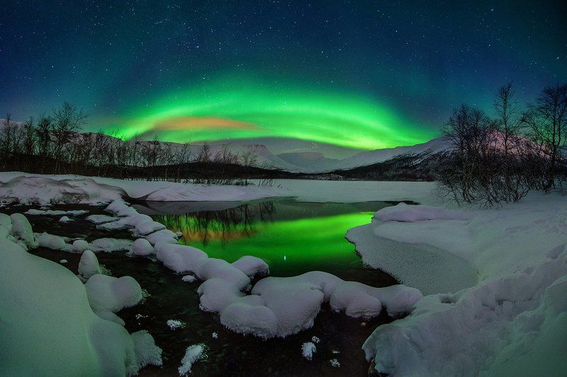 Вода, Горы, Звезды, Зима, Кольский полуостров, Мороз, Небо, Ночь, Озеро, Отражение, Полярное сияние, Север, Северное сияние, Снег, Хибины, Январь Тихая ночьphoto preview