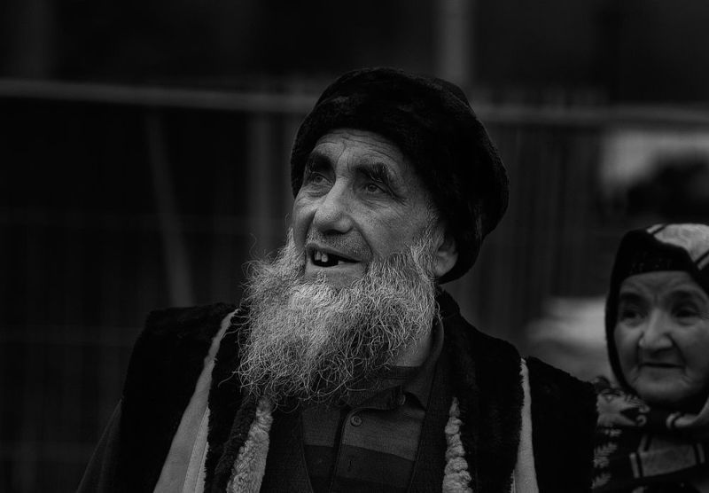 чб фото, уличный мужской портрет, городские картинки, люди в городе photo preview