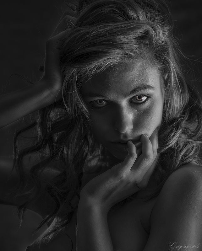 девушка. портрет. красота. глаза. грудь взгляд. Ольгаphoto preview