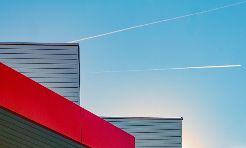 minimal with 2 contrailsphoto preview