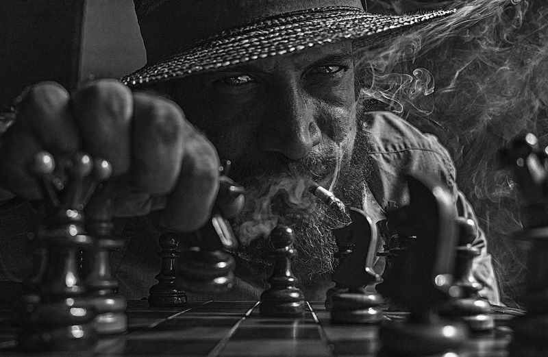 male portrait, black and white,gray shades, face,daylight, hat, details, мужчина, черно-белый, глаза, шляпа, контраст, мужской портрет, высокая текстура Hunterphoto preview