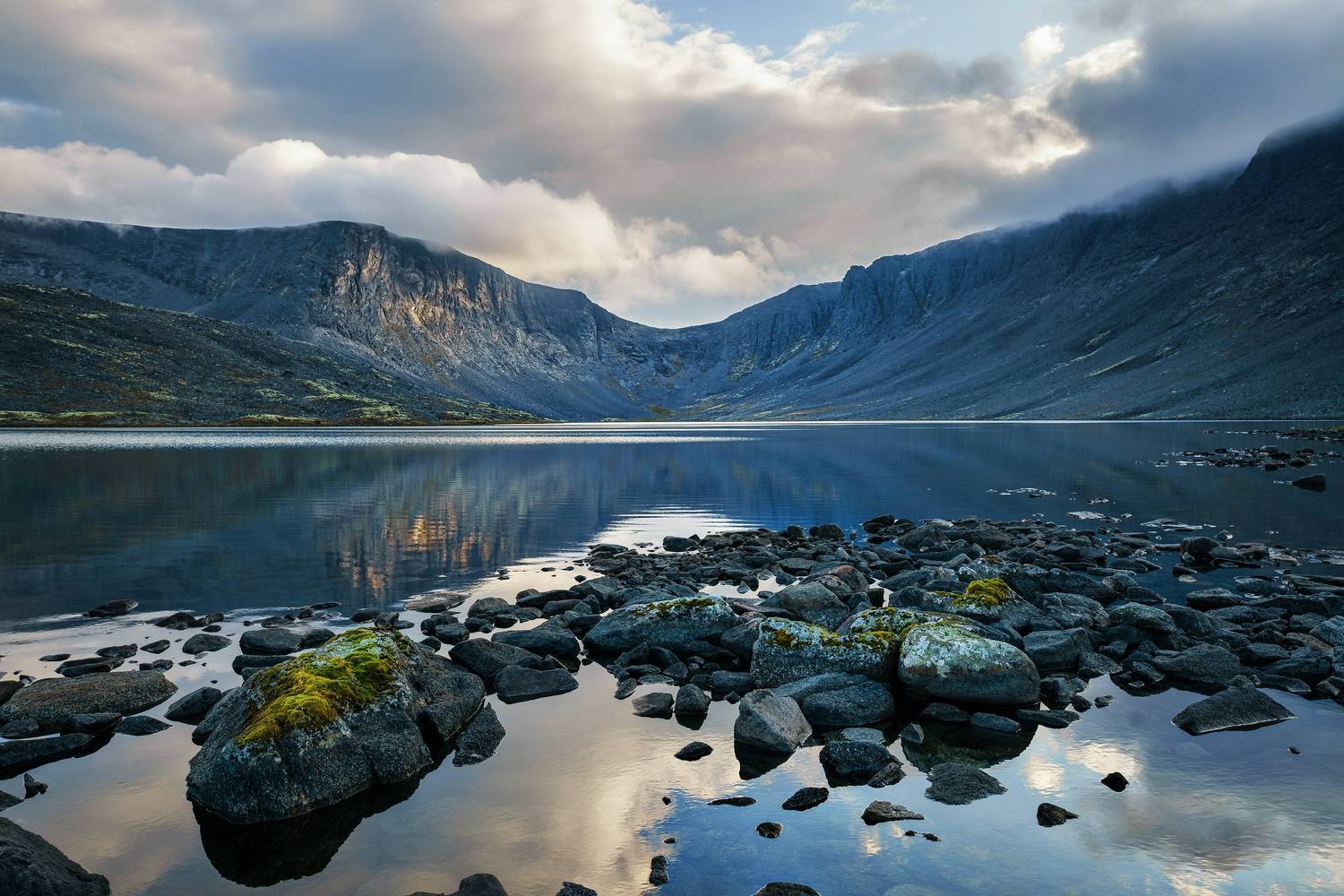 Сгущаются тучи. Автор: Символоков Олег Hyperborea, Символоков Олег