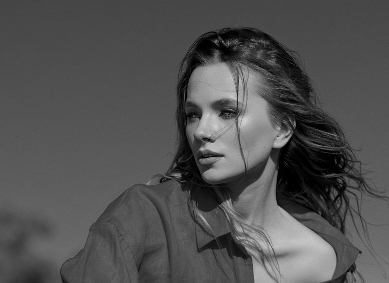 портрет; чб портрет; фотосессии девушек; девушки; чб фотосессии Аняphoto preview