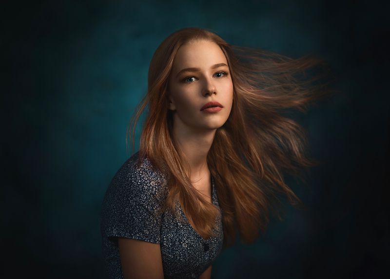 девушка, свет, тень, студия, ветер, волосы, взгляд, ткань ***photo preview