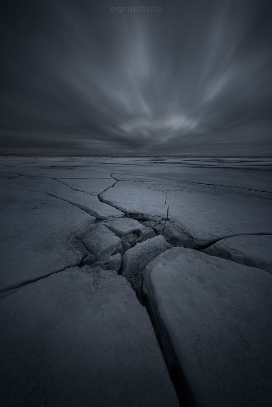 ленинградская область, россия, финский залив Весна льдаphoto preview