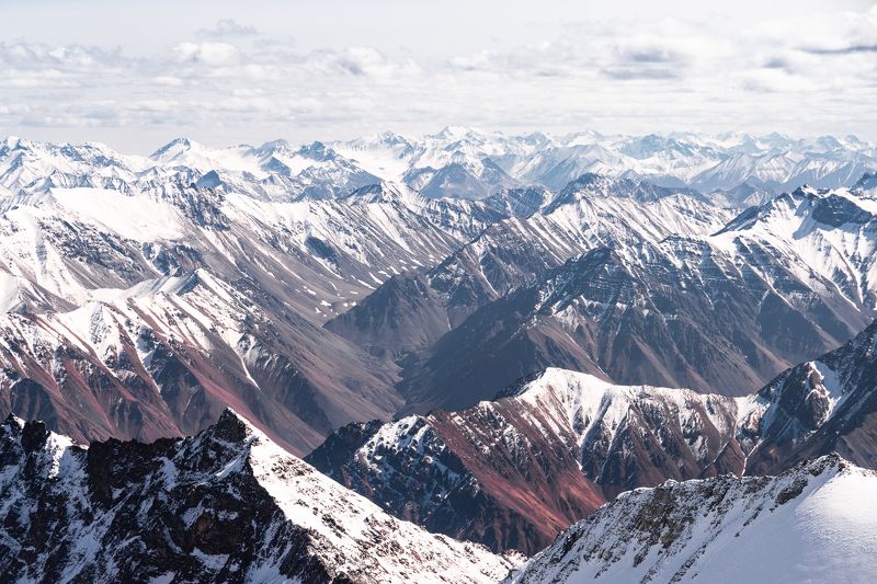 Якутия, Сунтар-Хаята, горы Бесконечная череда горphoto preview