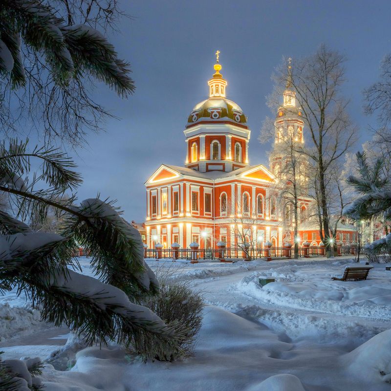 киров, вятка, зима, новыйгод, новогодняя, столица, newyear, снег, собор, спасский, холодно, ночь, небо, ель, елка, дорожка Рождественский вечерphoto preview