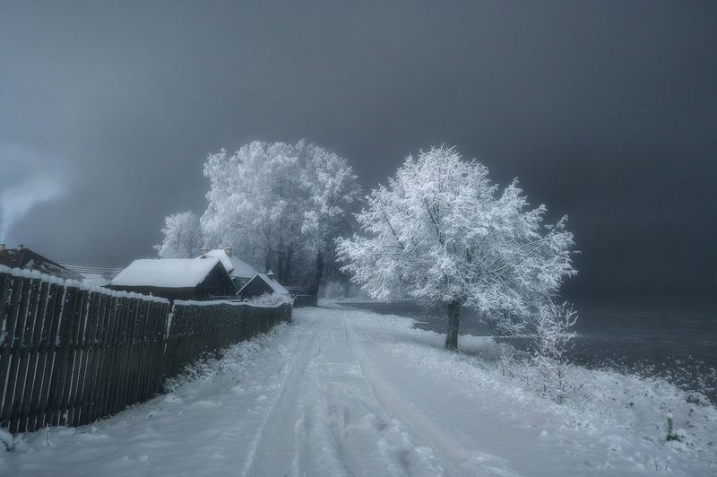 Белоснежный поздний вечерphoto preview