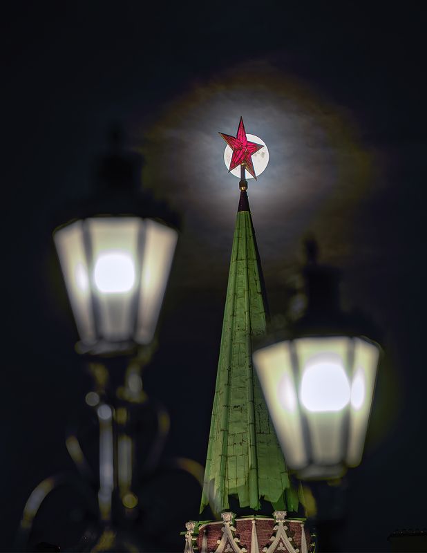 луна кремль полнолуние Луна над Кремлем фото превью