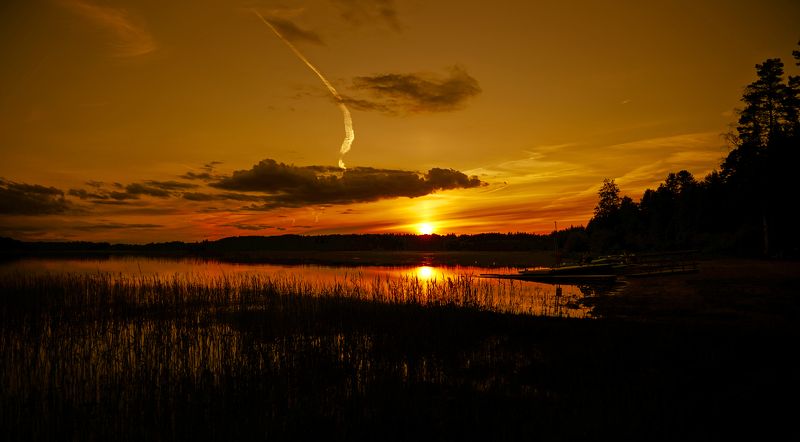 Россия, Новгородская область, район Боровичи, озеро Шерегодра, Шерегодра, Кончанско-Суворовское, закат Закат у озера Шерегодраphoto preview