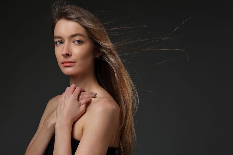 женщина, девушка, портрет, красивая, эмоции,волосы, студия, глаза, руки, вдохновение, стиль Ольгаphoto preview