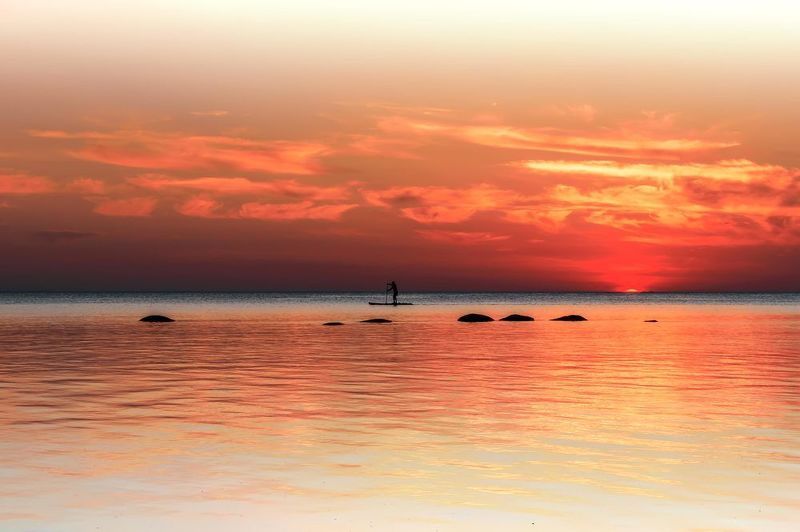 Прогулка на сапах на закатеphoto preview