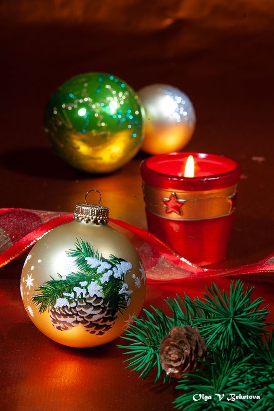 натюрморт, шарики, елка. шишки Новогодняя открытка (4)photo preview