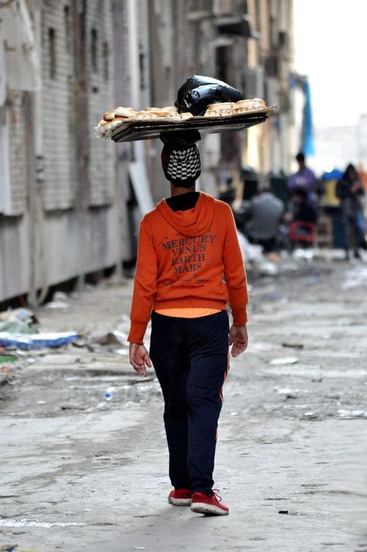 The load is heavy and the road is longphoto preview